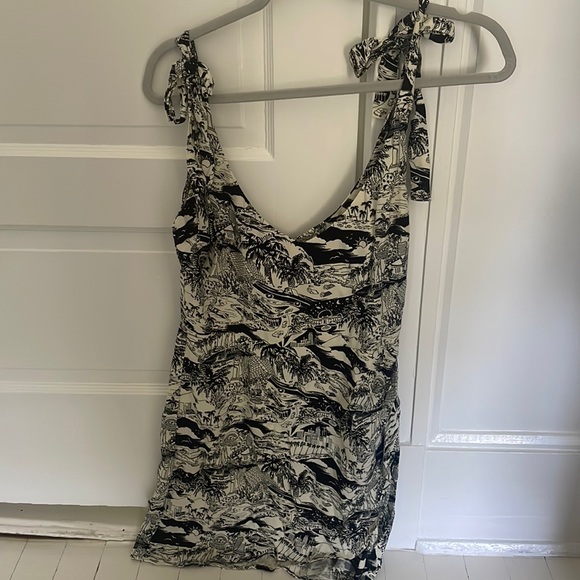 Reformation Yves Dress Size 6 - Picture 4 of 10